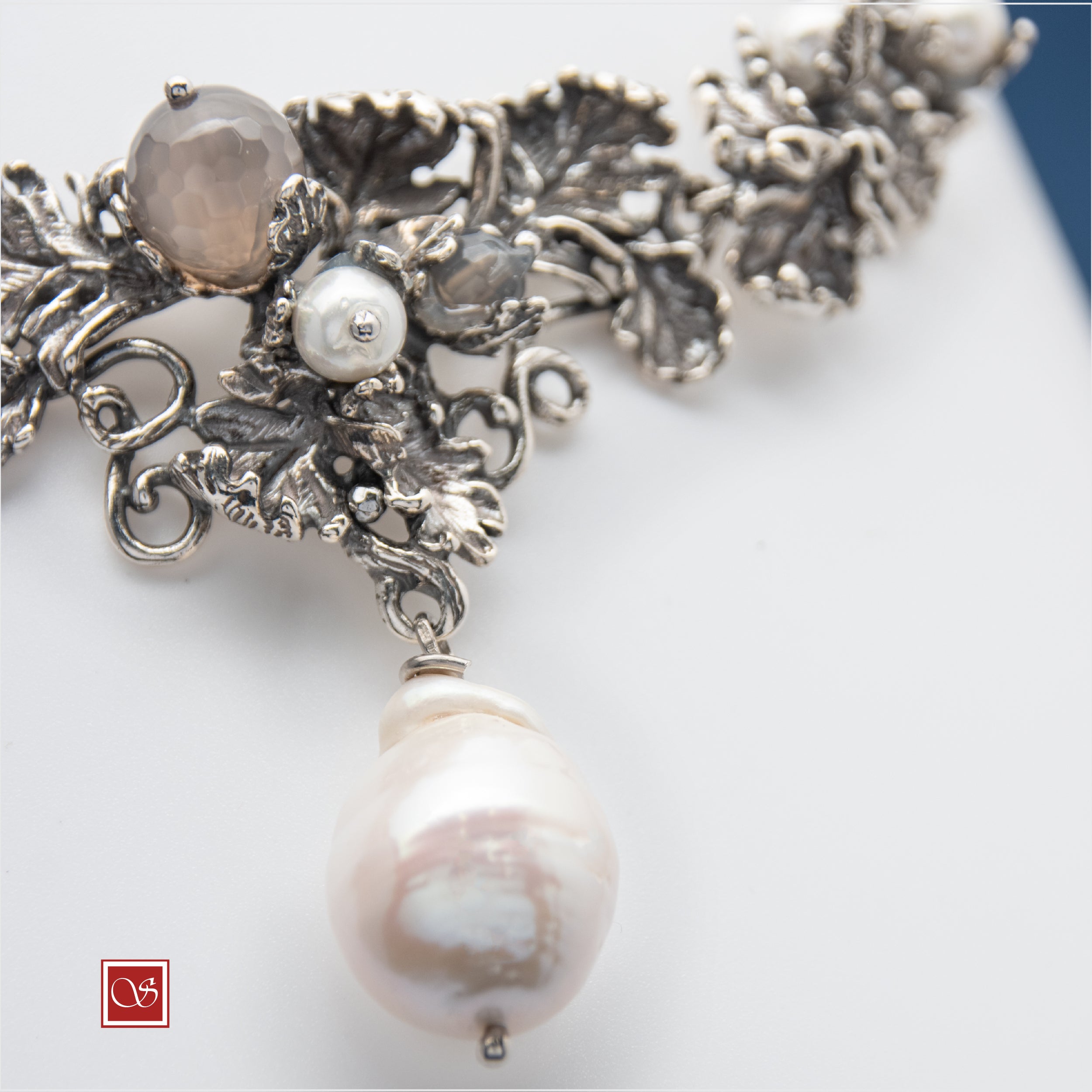 Collana LIBERTY  Pomidefiure  - brunito - con perla Barocca