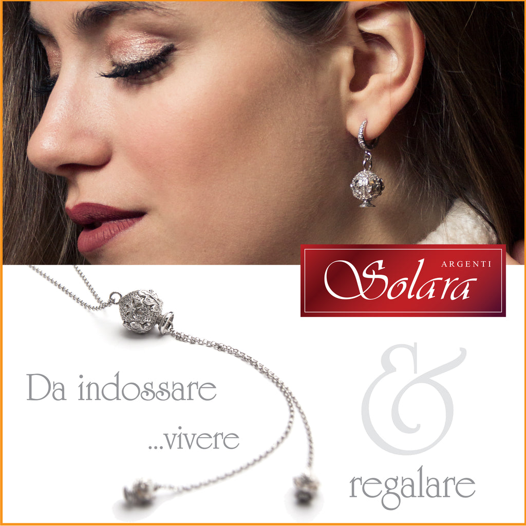 Coppia orecchini con cerchi piccoli e cubic zirconia